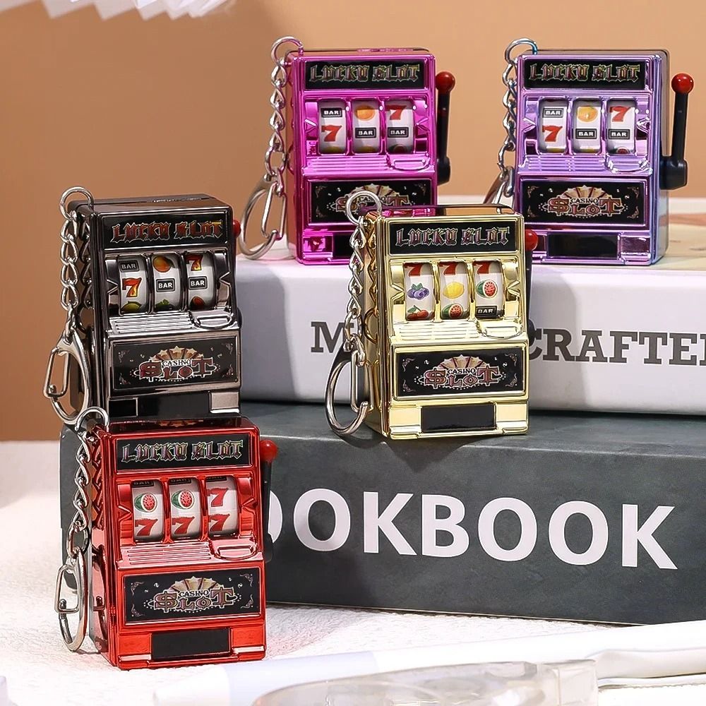 Fruit Slot Machine - พวงกุญแจเครื่องสล็อตแมชชีนขนาดเล็ก ของเล่นคลายเครียดสุดสร้างสรรค์ เกมอาร์เคดพกพา ผลไม้แจ็คพอตนำโชค ของเล่นตลกๆ