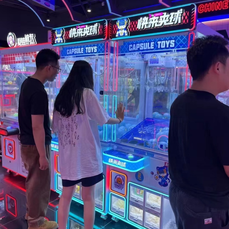 ตู้คีบตุ๊กตาหยอดเหรียญพร้อมตู้ - Arcade Prize Vending Machine บทวิจารณ์และราคา